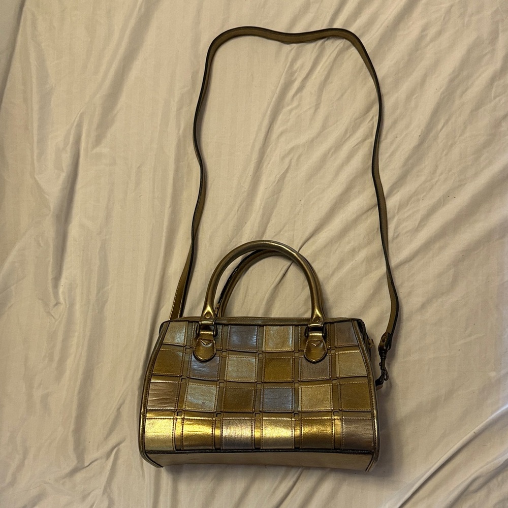 Elegant Gold Checkered Shoulder Bag